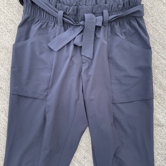 Athleta High Waisted Paper bag pants Belted Tie Black Size 12 - Picture 2 of 6